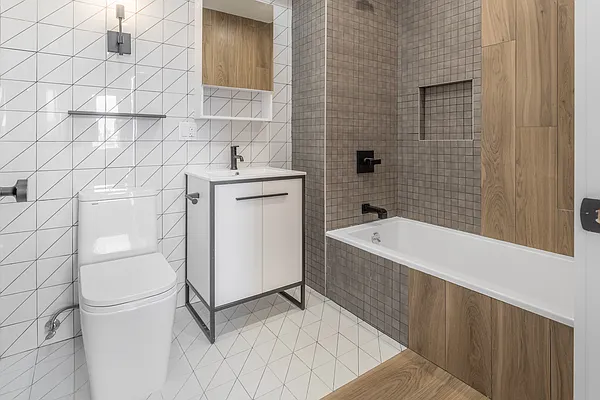 Rented by Safdie Realty Group | media 5