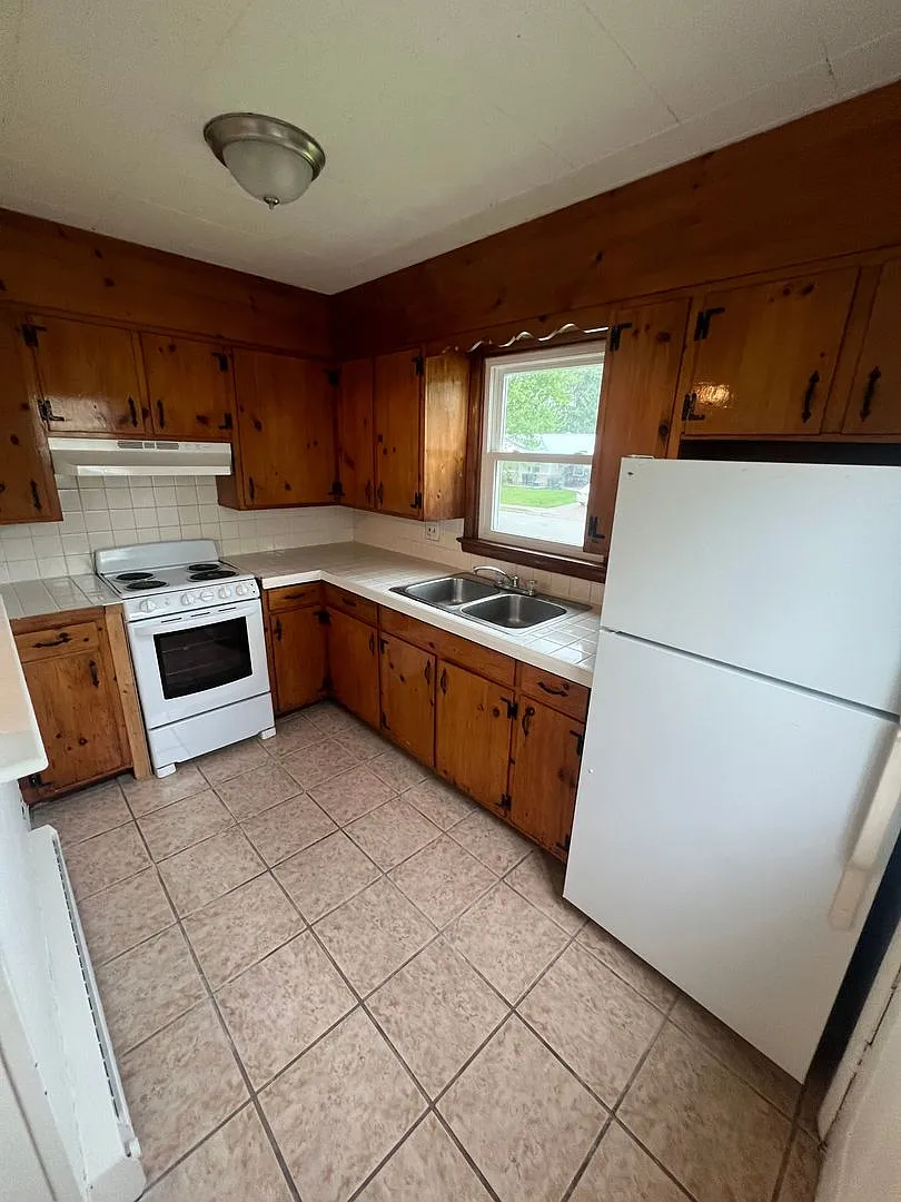 Carrie Court Apartments — Photo 2