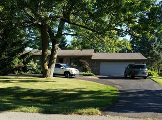 210 Paragon Ave, Troy, MI 48098