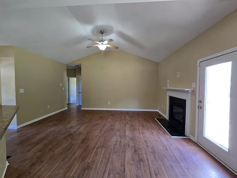 1421 Tawny View Ln — Photo 12