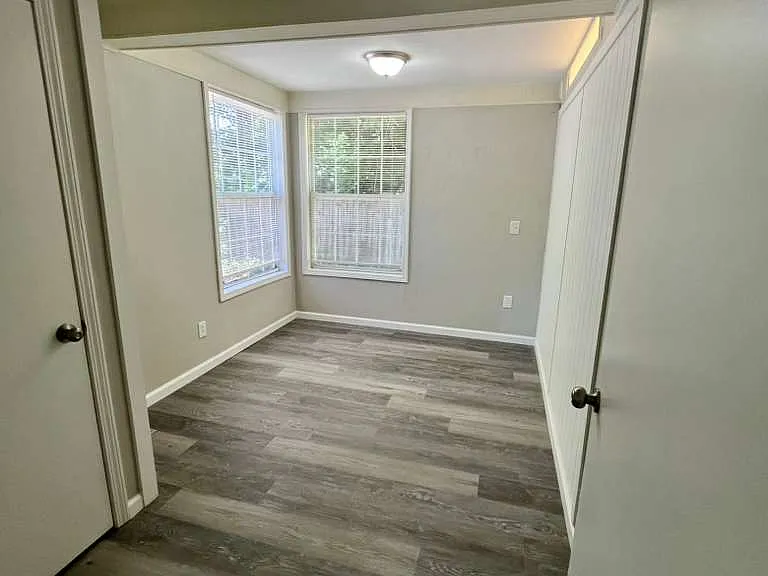 10300 Dudley Dr — Photo 9