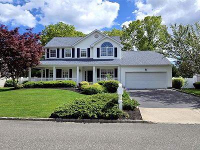 52 Summerfield Drive, Holtsville, NY, 11742