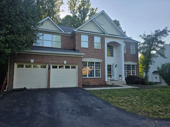 9201 Golf Ct, Manassas Park, VA 20111