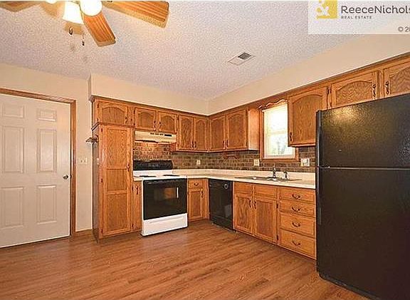 Spacious kitchen.
