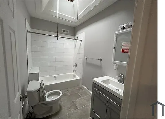 250 N Salford St — Photo 7