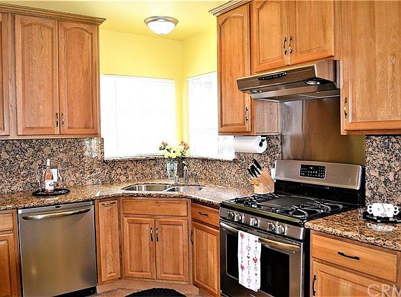 3rd image of 15812 Marigold Ave