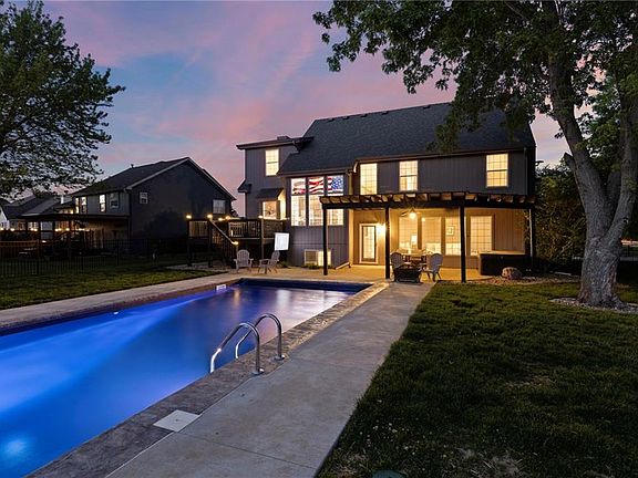 5th image of 13020 Red Oak Ct