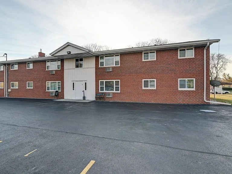 112 W Klubertanz Dr #2 — Photo 5