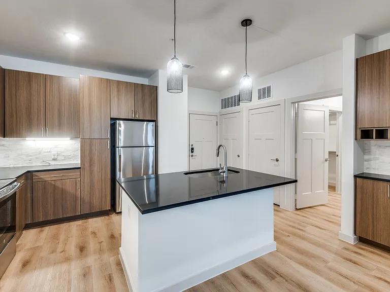 Burnett Lofts at Bishop Ridge — Photo 11