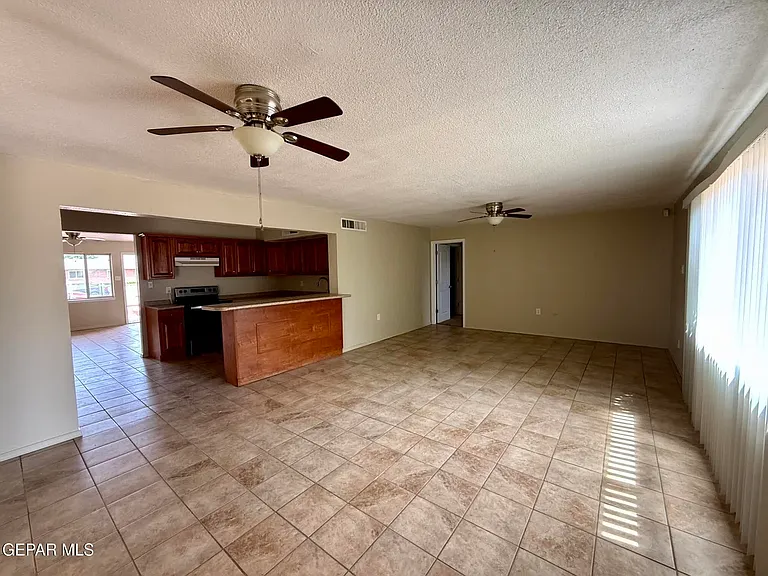 2801 Hawick Rd — Photo 5