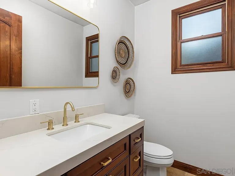 1554 Summit Ave — Photo 25