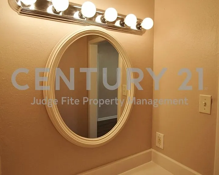 821 Rea Ave — Photo 22