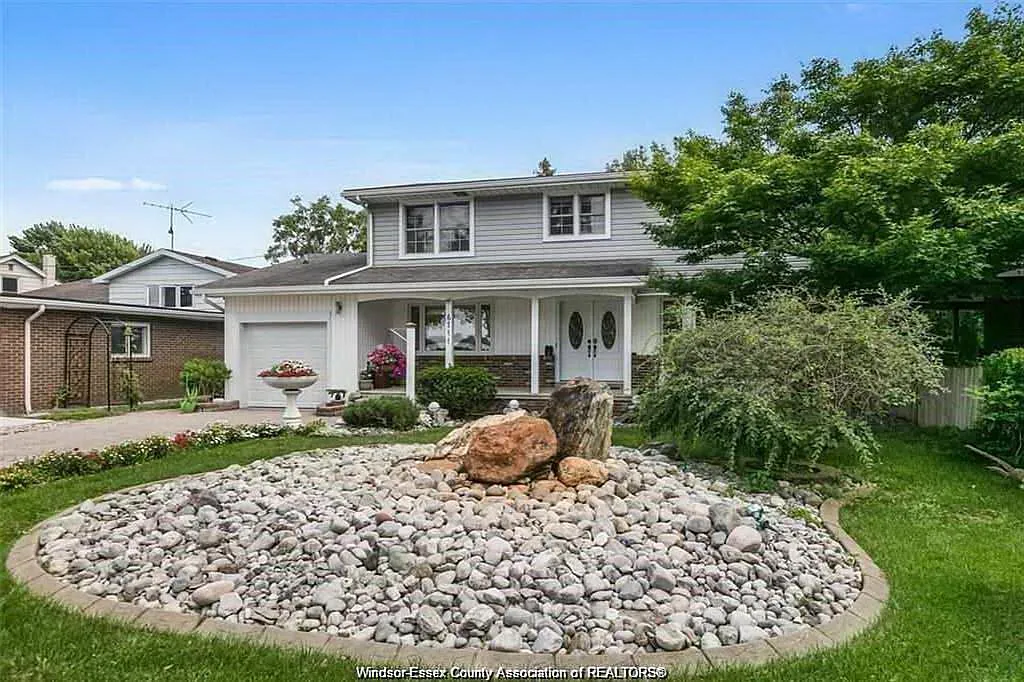 4 bed, 2.5 bath, $3,200 — Photo 1