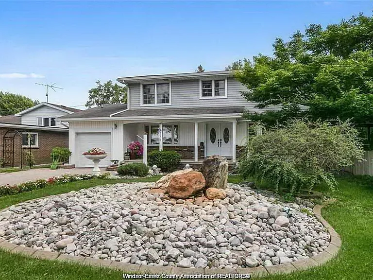 6711 Riverside Dr E — Photo 1