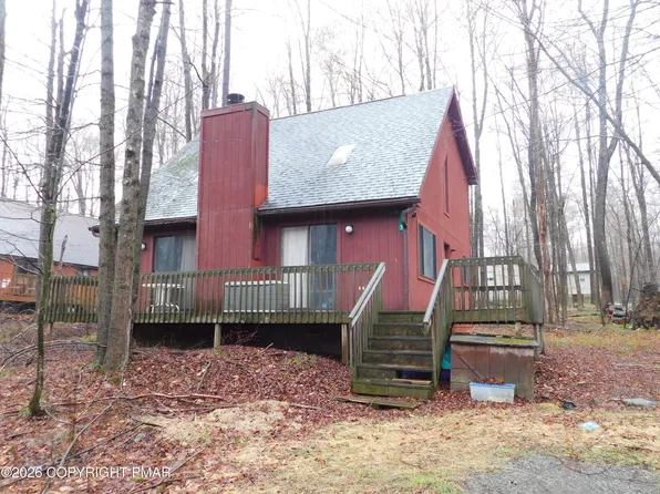 195 Wyalusing Dr, Pocono Lake, PA 18347