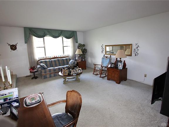 5th image of 519 Blue Jay Dr