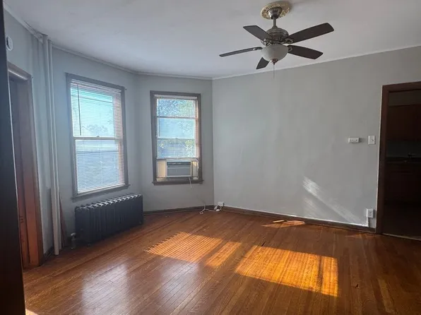 686 19th Street, 686 19th St APT 3, Des Moines, IA 50314