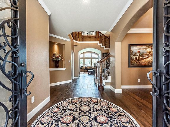 3rd image of 3309 Elm Creek Dr