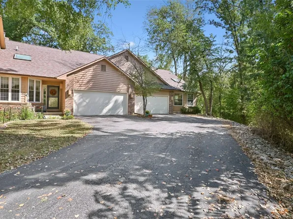 811 E Post Rd SE, Cedar Rapids, IA 52403