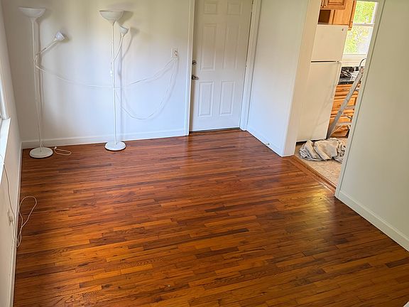 3rd image of 122-124 High Ridge Dr #2