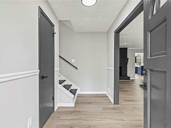 5th image of 3560 Ebenezer Ct