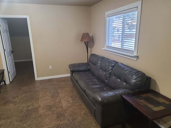 4th image of 102 E Highland #3