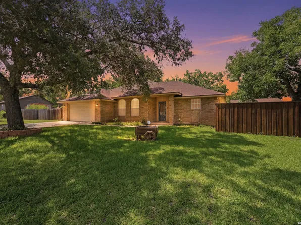 632 E Donegan, Seguin, TX 78155