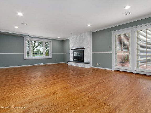 4th image of 10340 Lockwood Ave