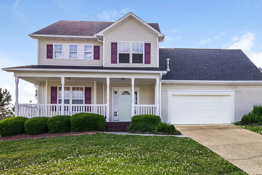 4 bed, 2.5 bath, 1987 sqft, $2,185 — Photo 1