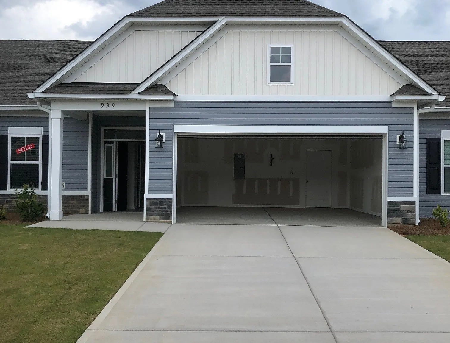 3 bed, 1551 sqft, $1,950 — Photo 2