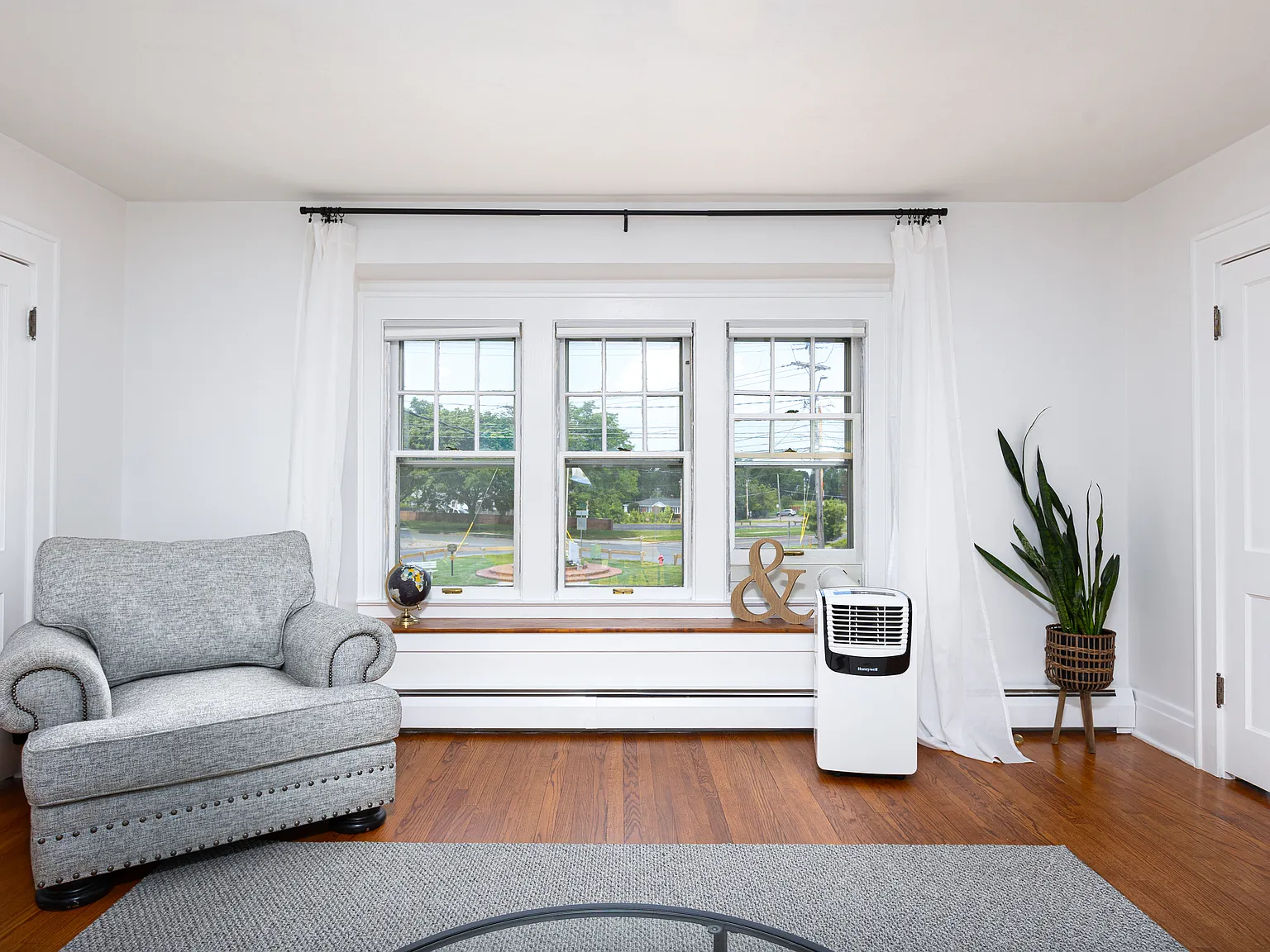 1 bed, 1000 sqft, $1,995 — Photo 3