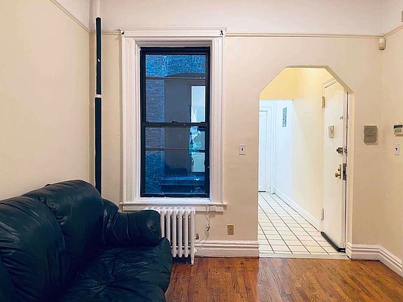 3rd image of 564 Amsterdam Ave APT 4c