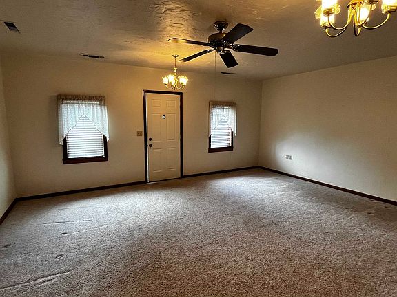 2nd image of 804 Avenue E