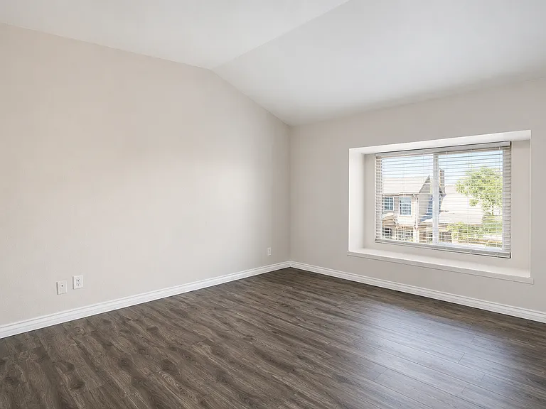 1112 S Cypress Ave #30 — Photo 12