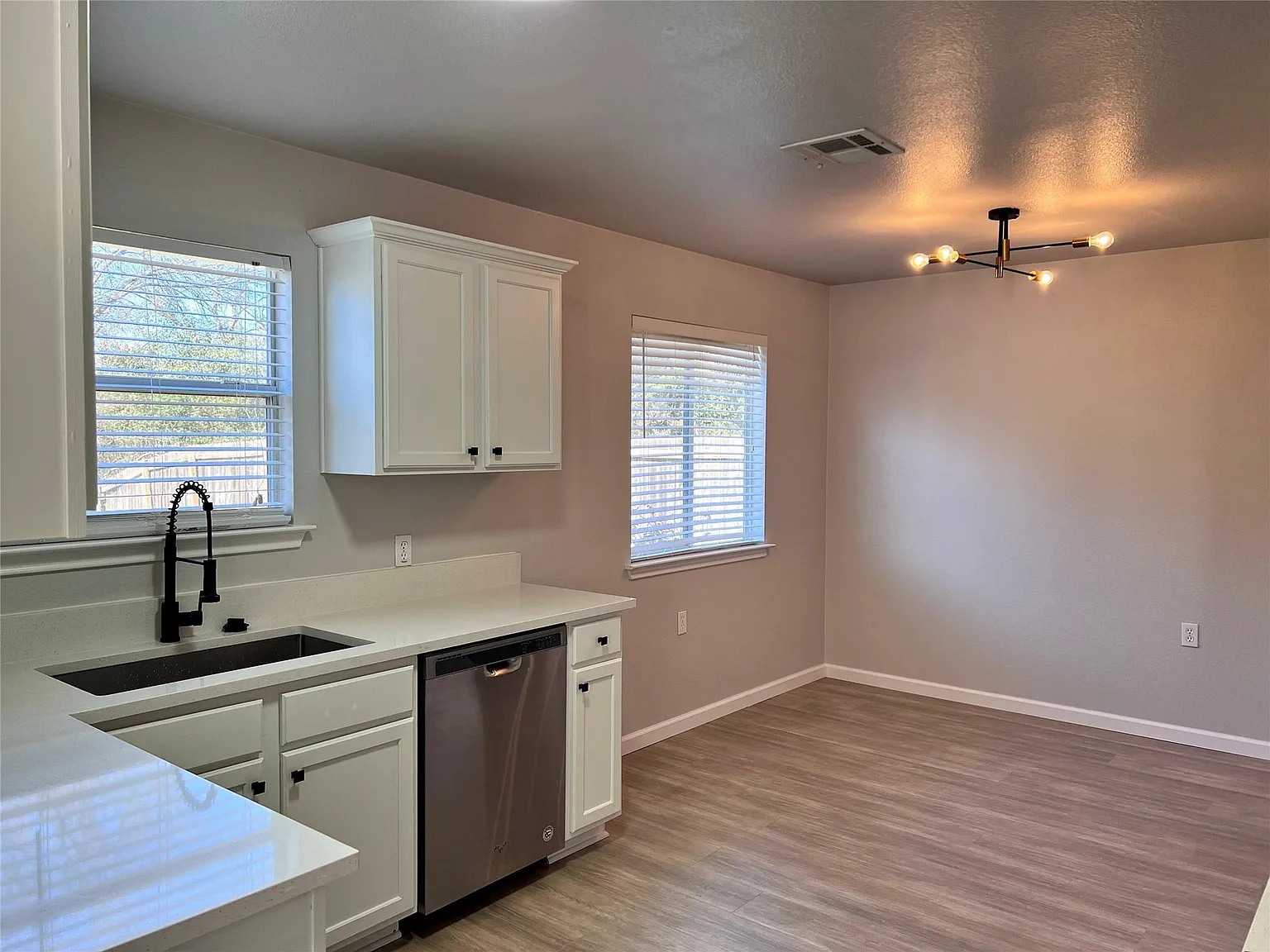 3 bed, 2.5 bath, 1589 sqft, $2,750 — Photo 4