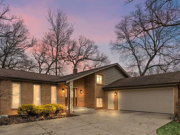 12480 Acorn Ct, Saint John, IN 46373