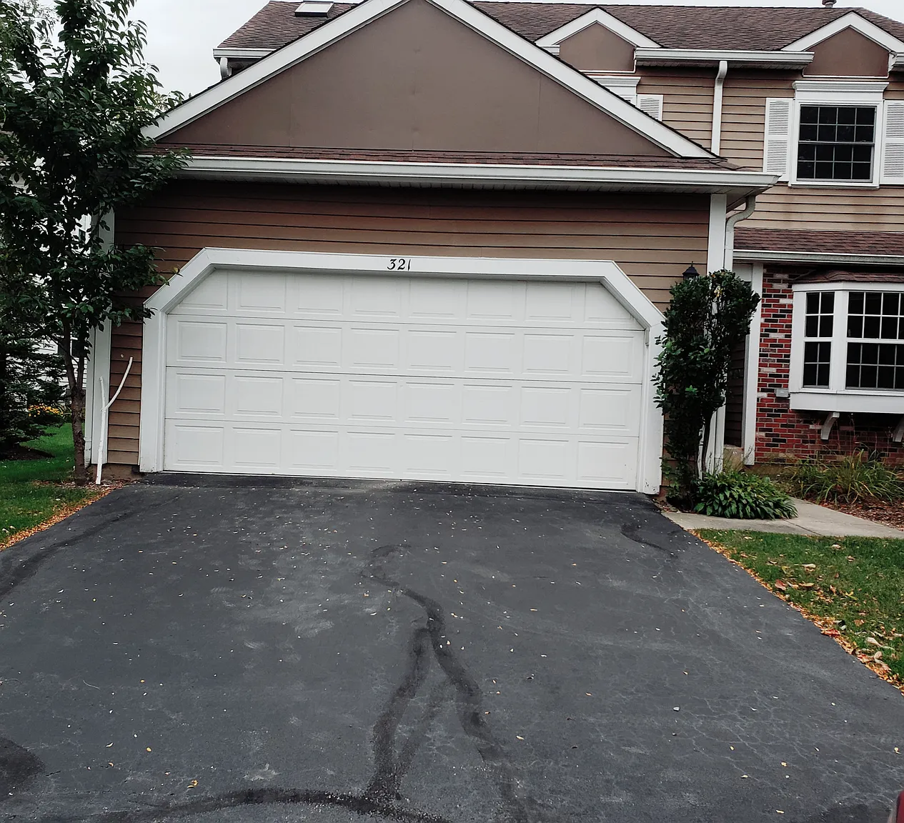 321 Ascot Ln photo 1