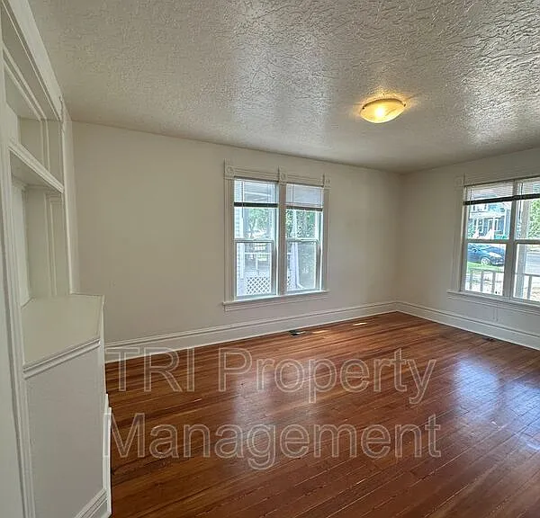 1526 9th Ave #4 — Photo 3