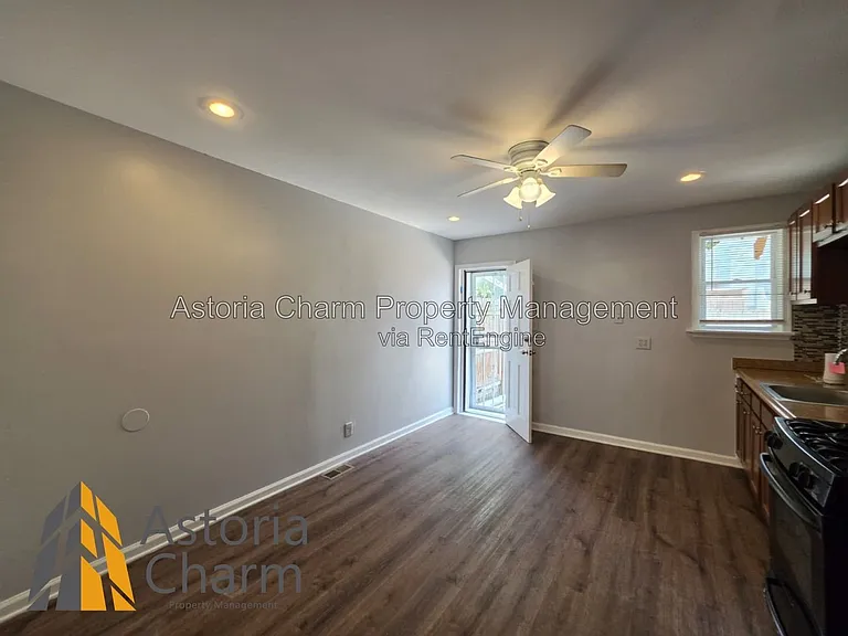 1726 Darley Ave — Photo 9