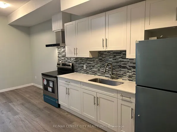 362 Richmond St #3, London, ON N6A 3C3