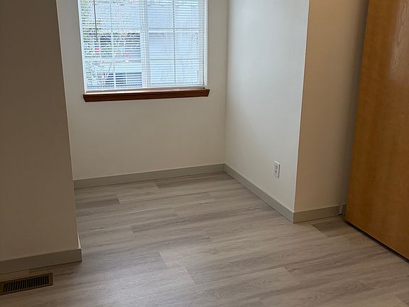 2nd image of 17320 SW Ellis Ct