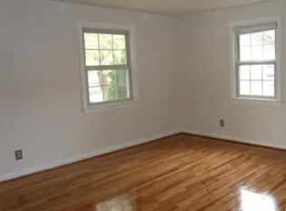 429 Brookside Dr, Roselle, NJ 07203