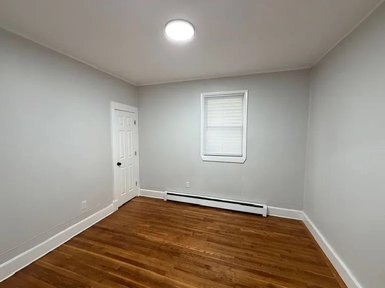 17 Pearl St — Photo 9
