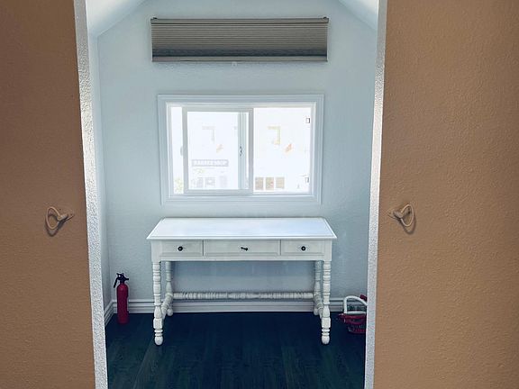 2nd image of 6144 York Blvd