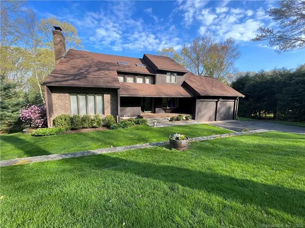 4 Carriage Drive, Oxford, CT 06478