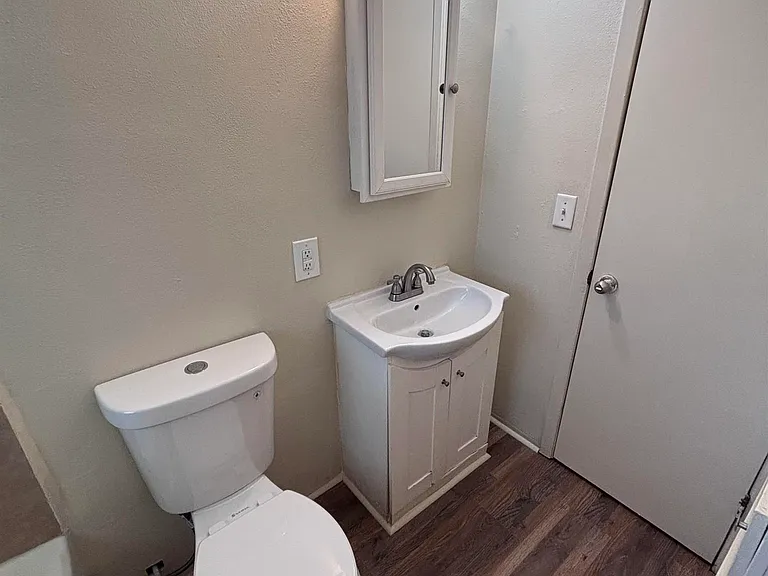 1706 Longview St — Photo 12
