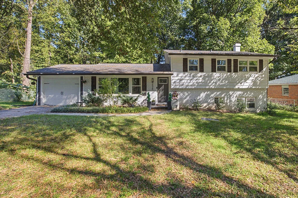 4 bed, 3.5 bath, 1927 sqft, $2,750 — Photo 1
