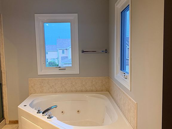 3rd image of 19340 Cormoy Ln