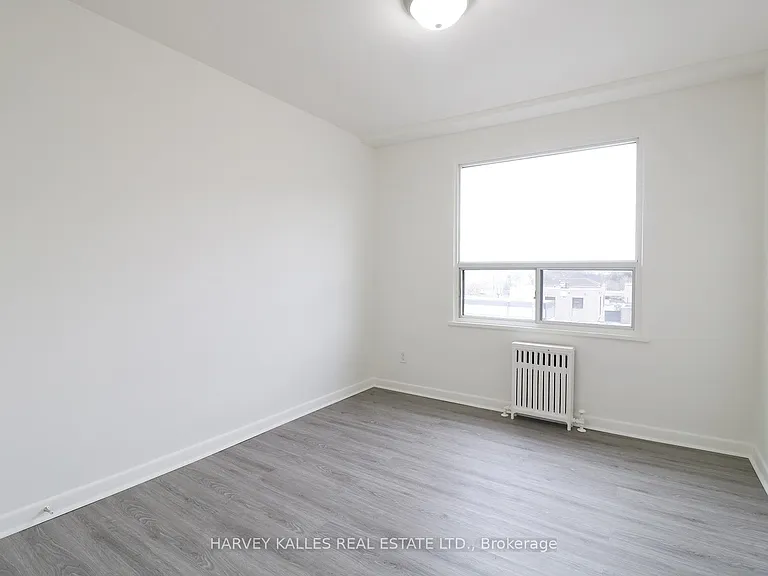 500 Gilbert Ave #102 — Photo 8