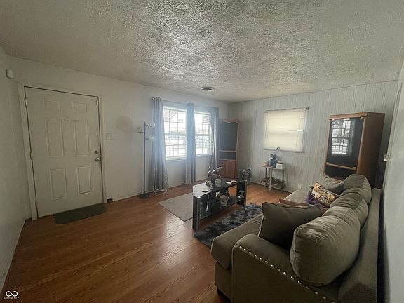 3rd image of 1318 W 31st St